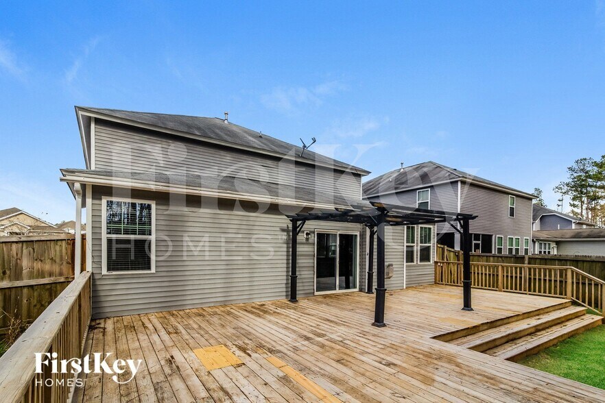 Building Photo - 213 Secretariat Dr