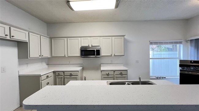 Building Photo - 123 Jaybee Ave