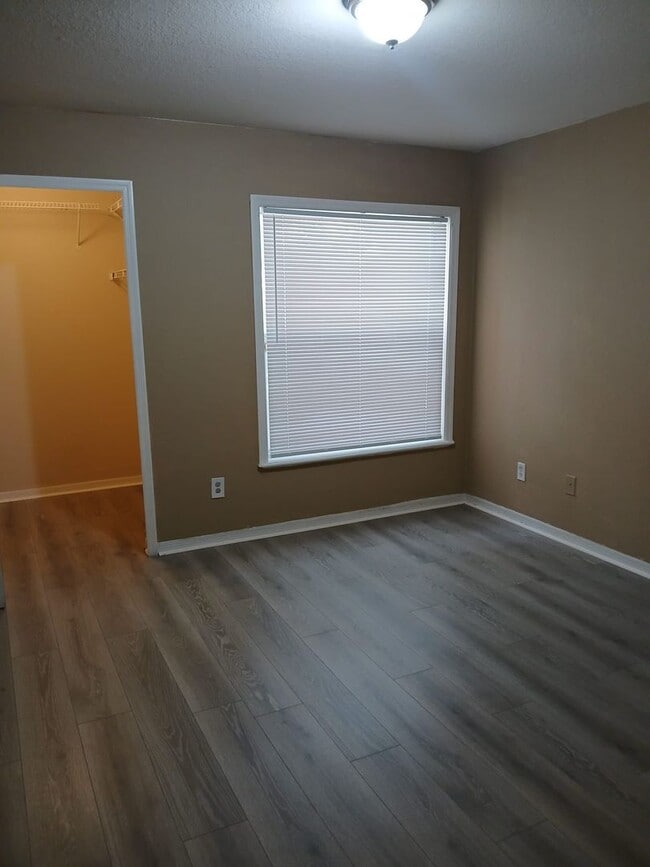 Building Photo - 2 bedroom  2 Bathroom in Orlando
