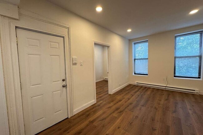 Building Photo - 30 E 127th St