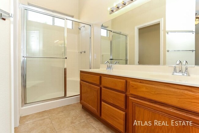 Building Photo - 5408 Ravana Ave