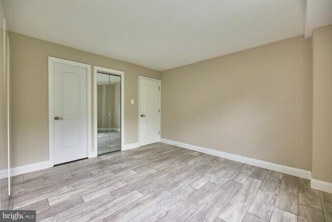 Building Photo - 2030 N Adams St