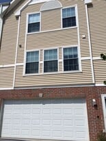 Building Photo - 1209 SE Village View Ln
