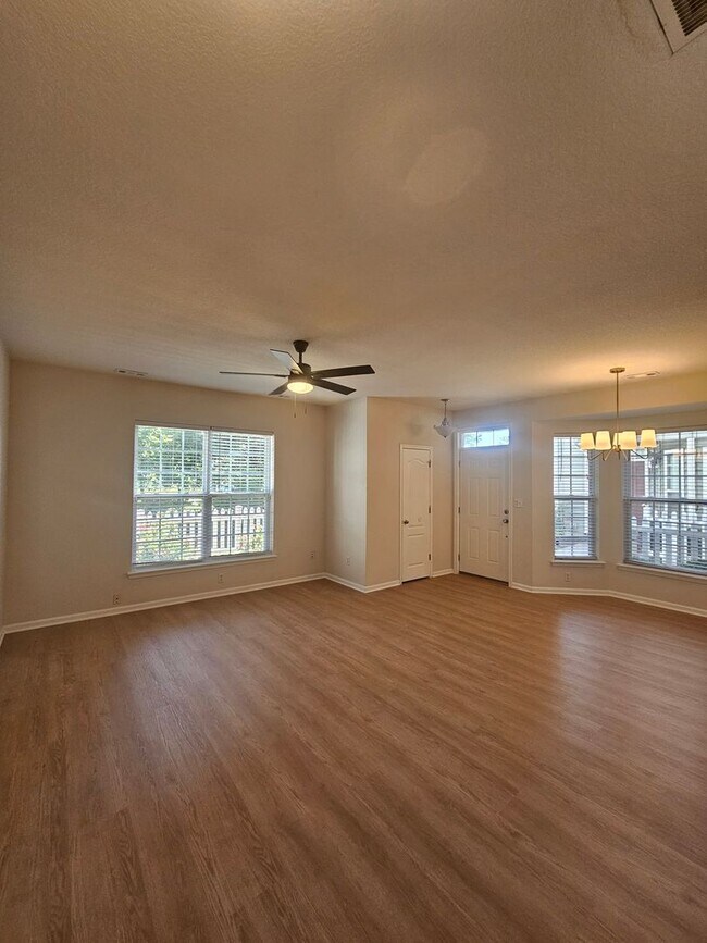 Building Photo - 604 Teton Cir