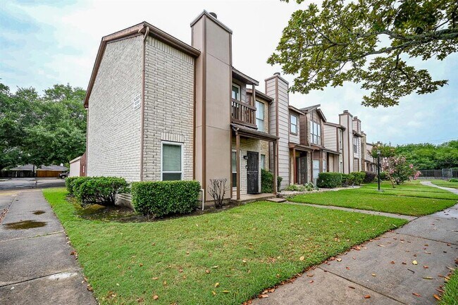 Primary Photo - 12300 Brookglade Cir