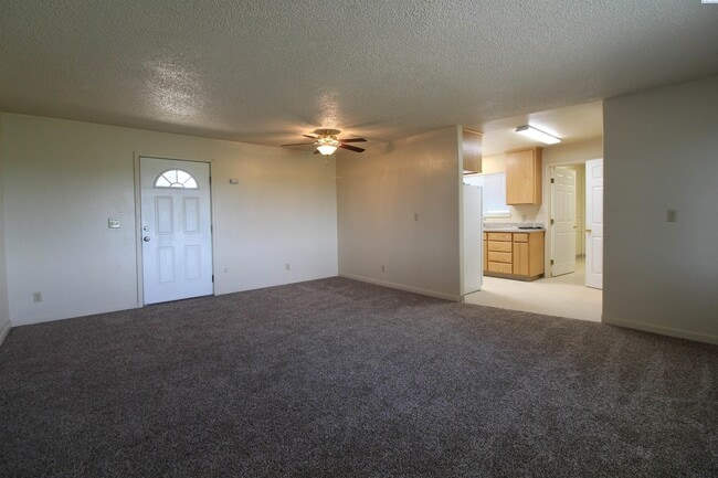 Building Photo - 2 Bed/1 Bath House in North Pasco