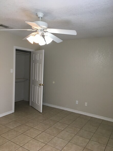 Building Photo - 149 Satch Dr