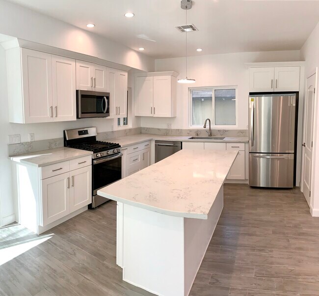 Building Photo - 2219 Glendon Ave