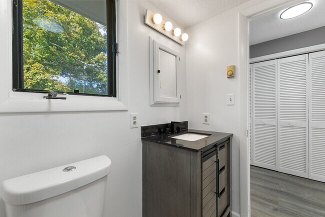 Building Photo - 8 Burma Rd