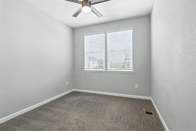 Building Photo - 9191 Rio Lado St