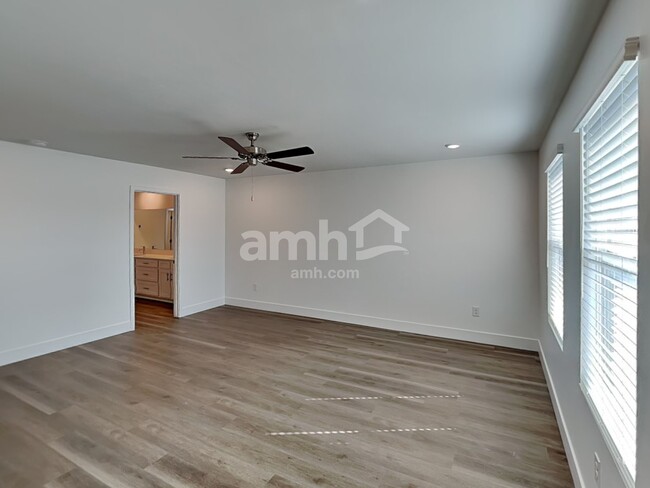 Building Photo - 9668 Harkes Dr