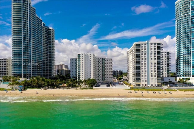 Building Photo - 3001 S Ocean Dr