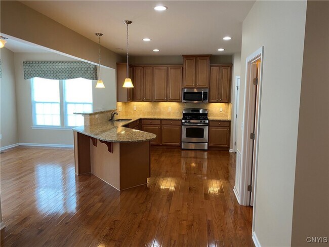 Building Photo - 107 Shaker Heights