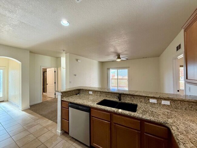 Building Photo - Fantastic 2 Bedroom, 2 Bath Ground Level Condo With Detached Garage in Loveland, Colorado