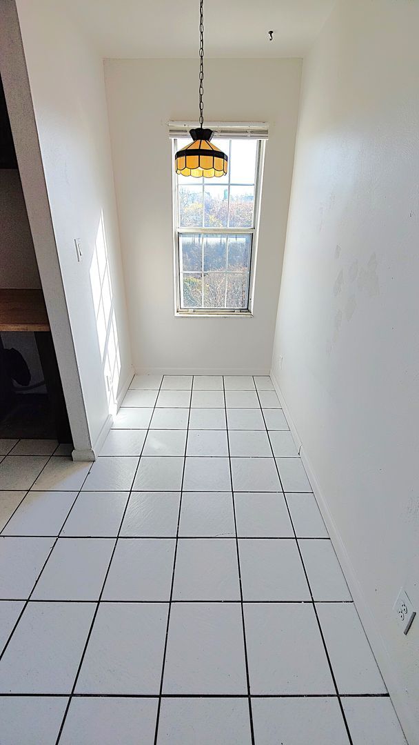 Building Photo - *Recently Updated 2BD/1.5BA Single Family Home Available for Rent in Mt Washington*