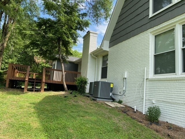 Building Photo - 709 Davis Dr