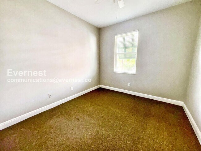 Building Photo - 3 Bed, 2.5 Bath Home with 2-Car Garage and In-Unit Laundry | Water Included!