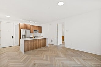 Building Photo - 100 E Putnam Ave