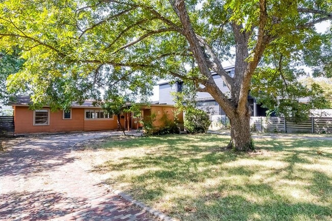 Building Photo - 501 Krebs Ln