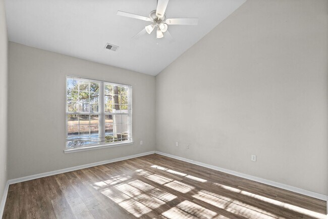 Building Photo - 3BR Townhome Carolina Forest – GREAT PRICE - Community Pool/Lake View