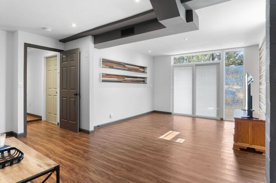 Building Photo - 3703 Valley Ridge Dr