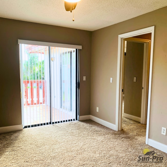 Building Photo - 2089 Oak Meadow Cir