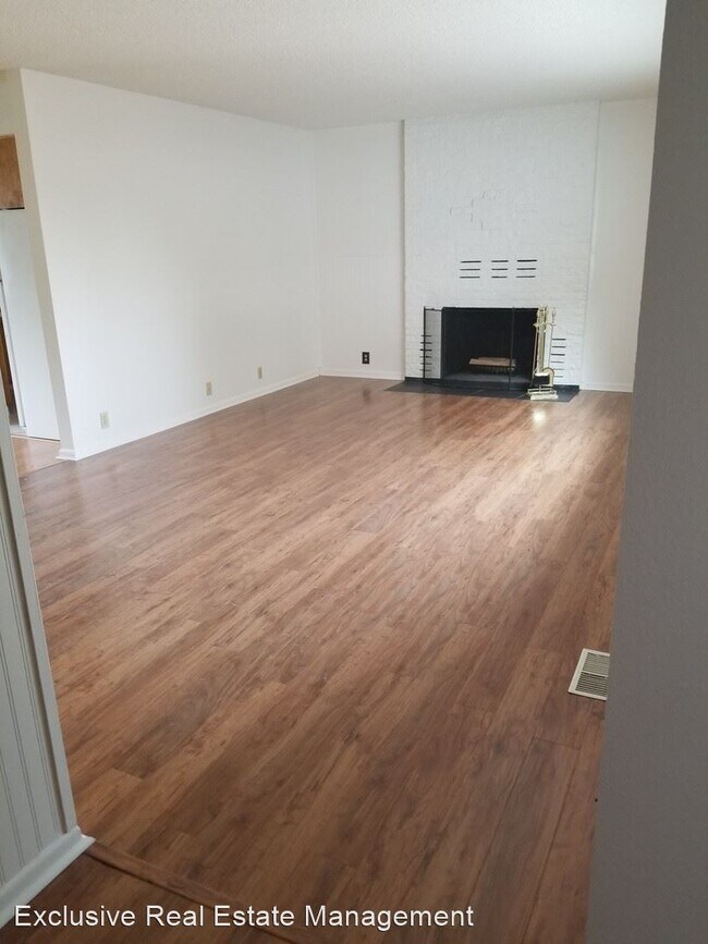 Building Photo - 3 br, 2.5 bath House - 2444 Redwood Drive