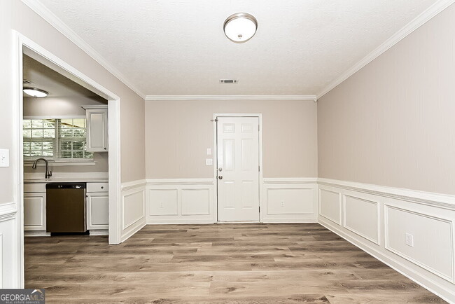 Building Photo - 611 Longstreet Ln