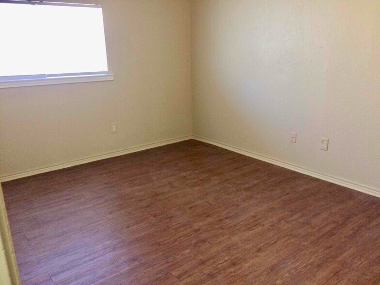Building Photo - 7611 Oak Chase