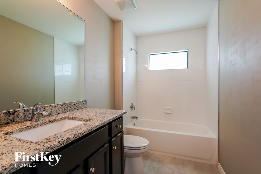 Building Photo - 2616 30th St SW