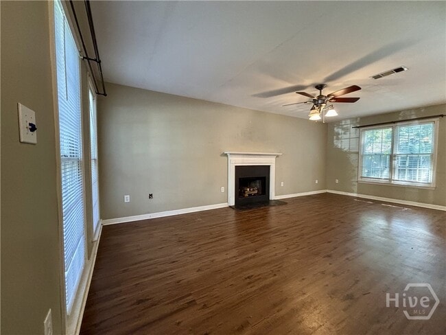 Building Photo - 120 Wakefield Dr
