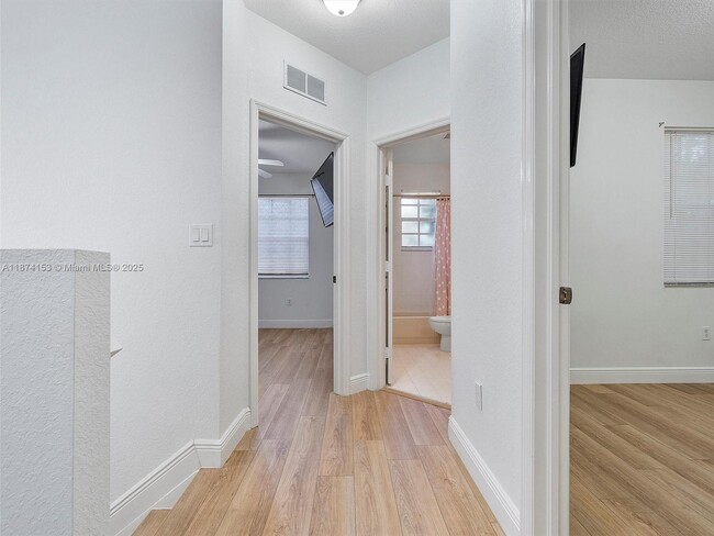 Building Photo - 4964 SW 128th Ave