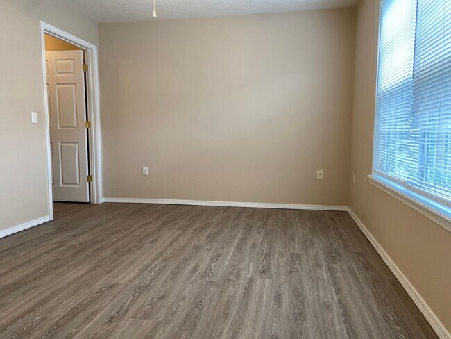 Building Photo - Condominium in Academy Commons