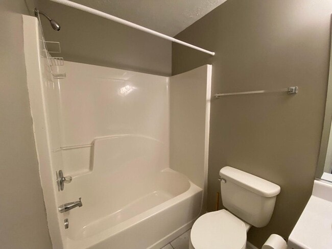 Building Photo - 4723 Brookwood Dr