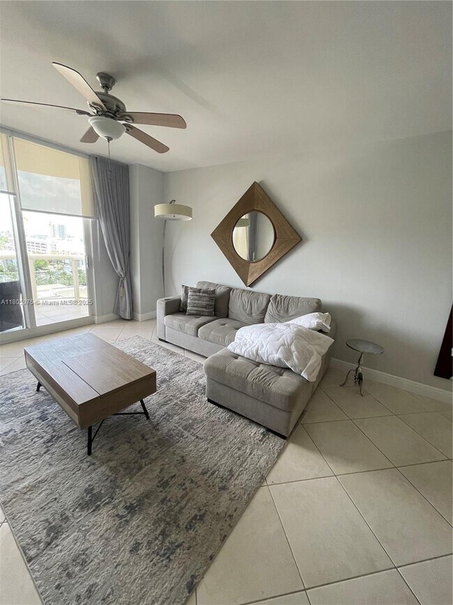 Building Photo - 9559 Collins Ave