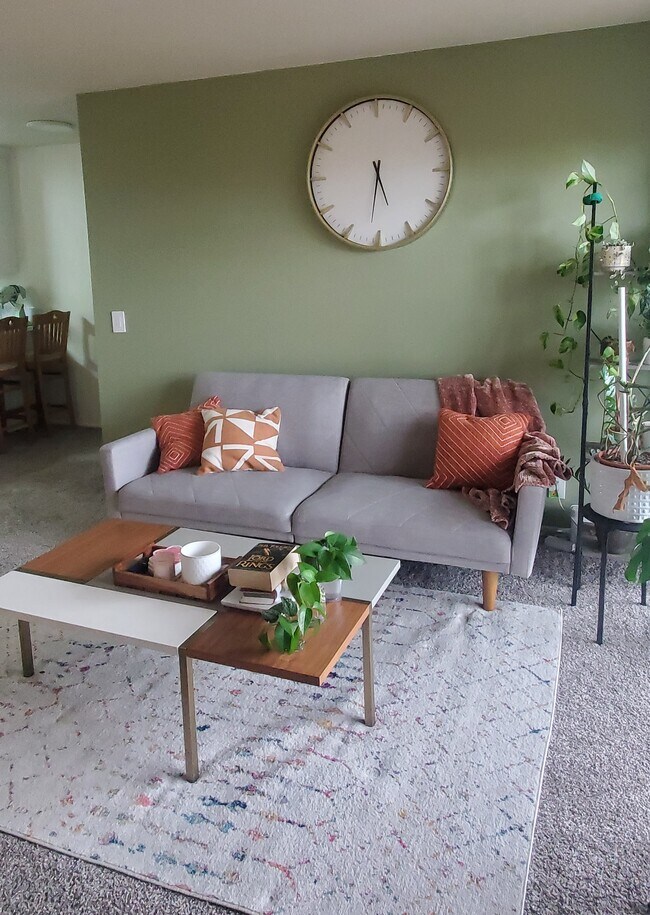 living room - 3955 Faircross Plz