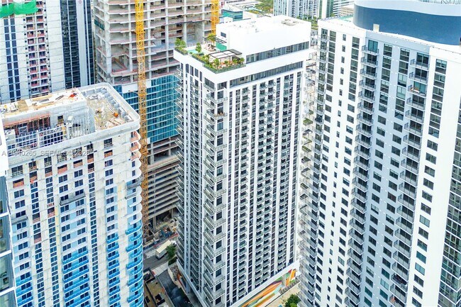 Building Photo - 11 NE 6th St