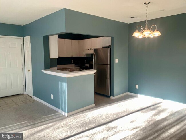 Building Photo - 20301 Beechwood Terrace