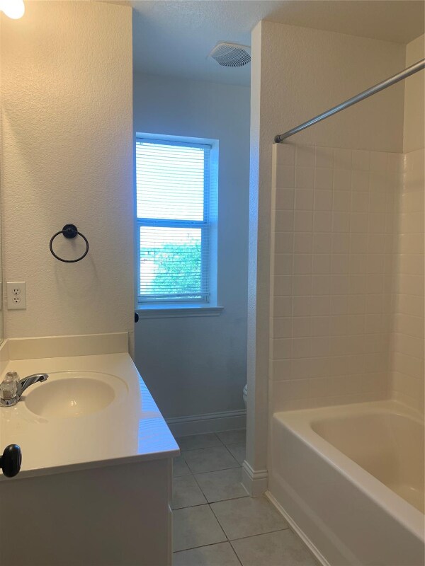 Building Photo - 10905 Braemoor Dr