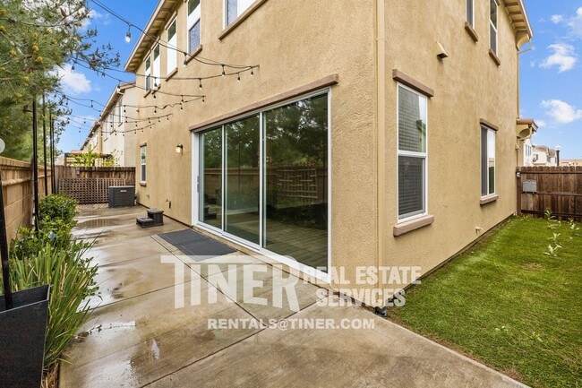 Building Photo - 4166 Hydo Lk Wy