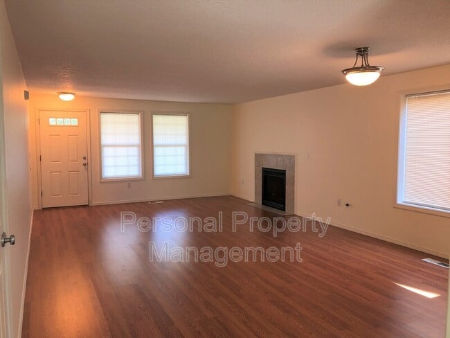 Building Photo - 4026 NE 165th Pl