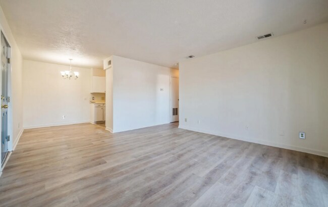 Building Photo - 1322 Old Manor Rd