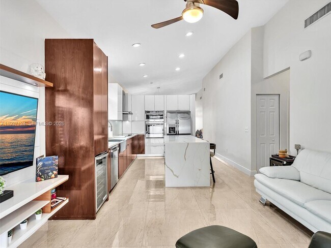 Building Photo - 357 NW 154 Ave