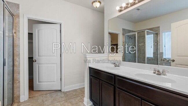 Building Photo - 5627 Calaveras Way