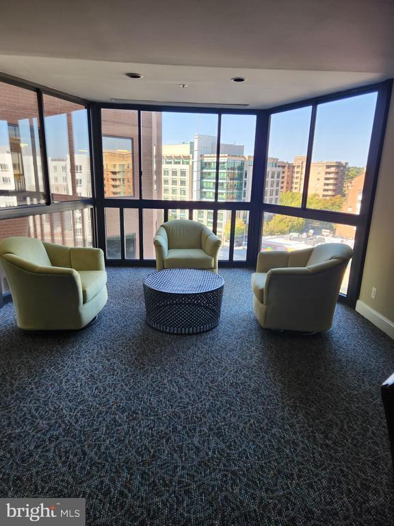 Building Photo - 900 N Stafford St