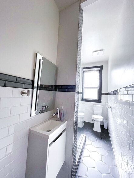 Interior Photo - Manchester Arms