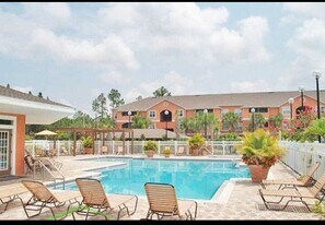 Building Photo - 16467 Enclave Village Dr