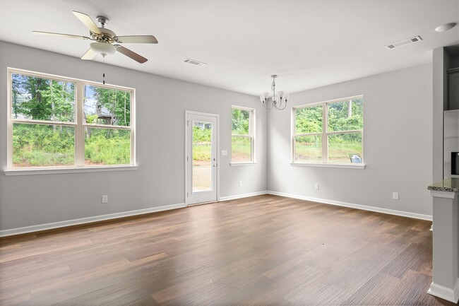 Building Photo - 4 Bed 2.5 Bath Single Family Home in Gainesville! -Retreat at Chicopee