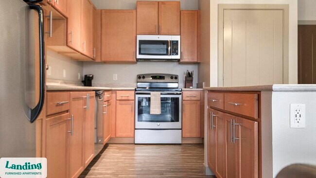 Building Photo - 5800 Highlands Plaza Dr