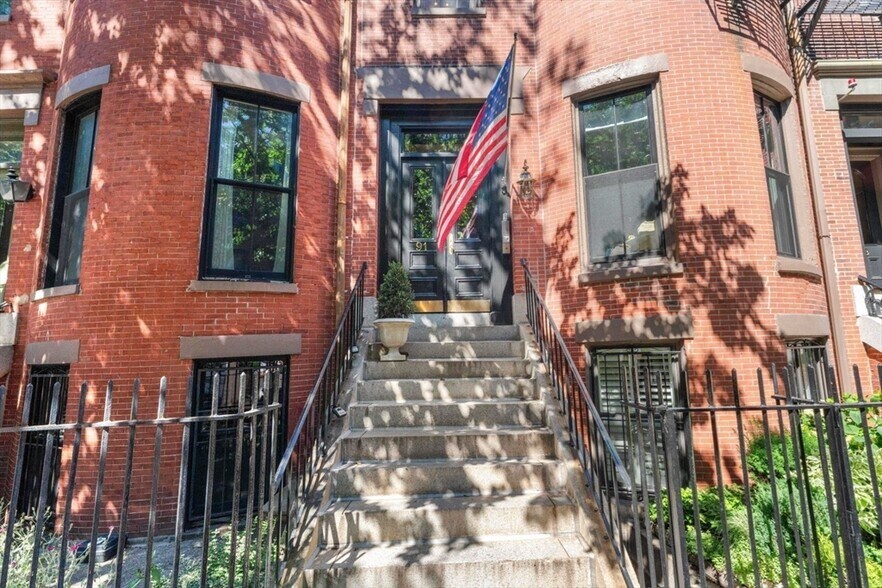 Primary Photo - 91 Waltham St